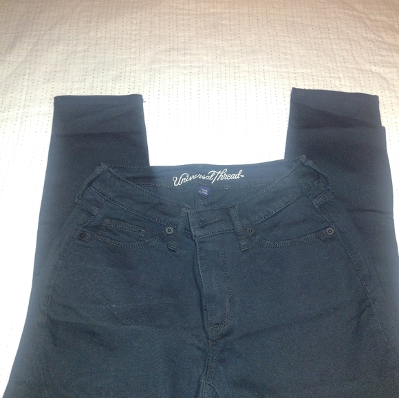 Universal Thread - Picture 2 of 3